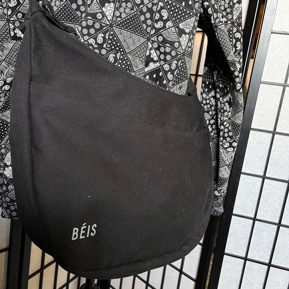 BEIS Carryall Crossbody - Picture 2 of 6